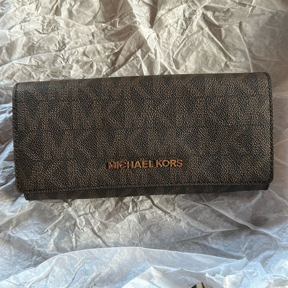 Jet Set Travel Large Logo Wallet NWT